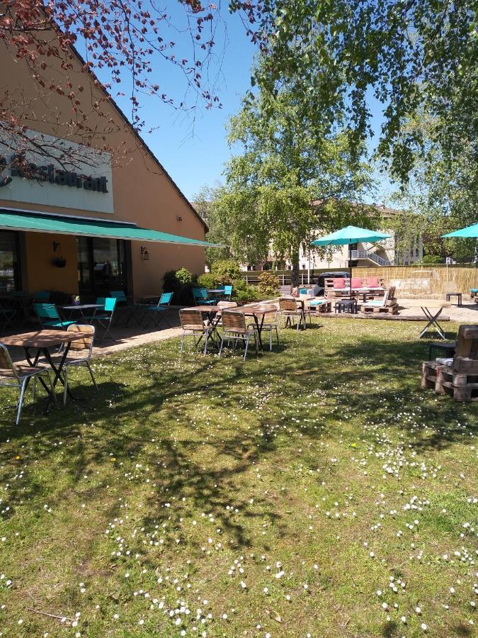 Hotel Restaurant Campanile Aurillac Exterior foto
