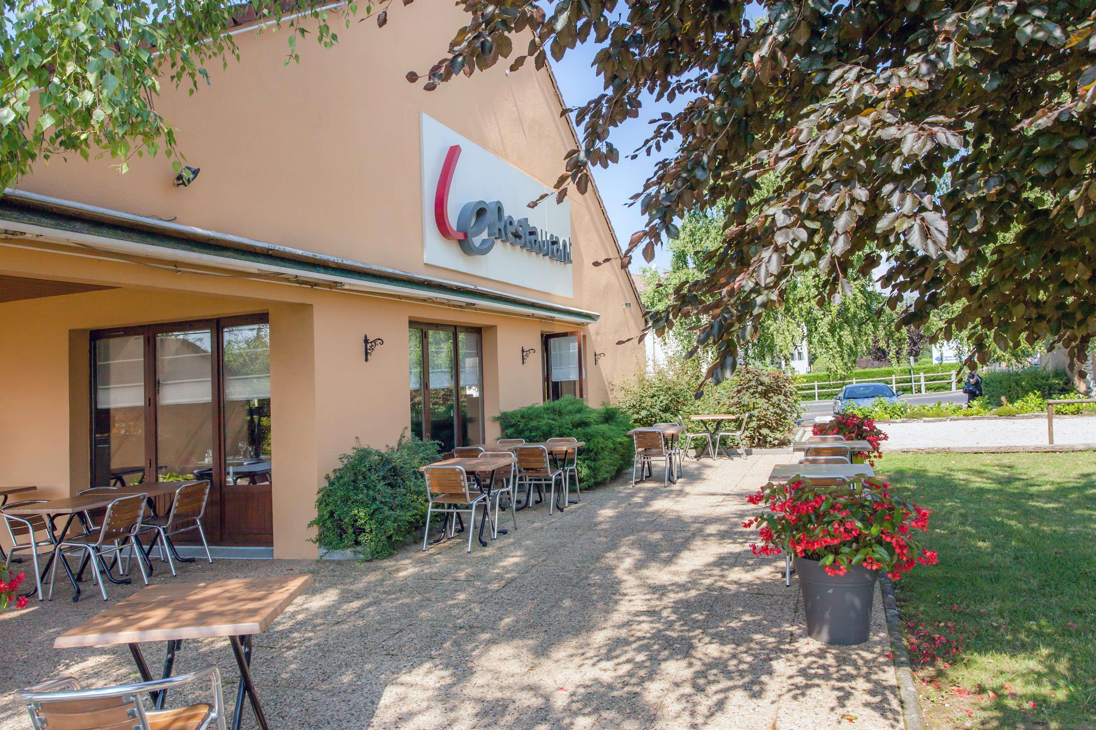 Hotel Restaurant Campanile Aurillac Exterior foto