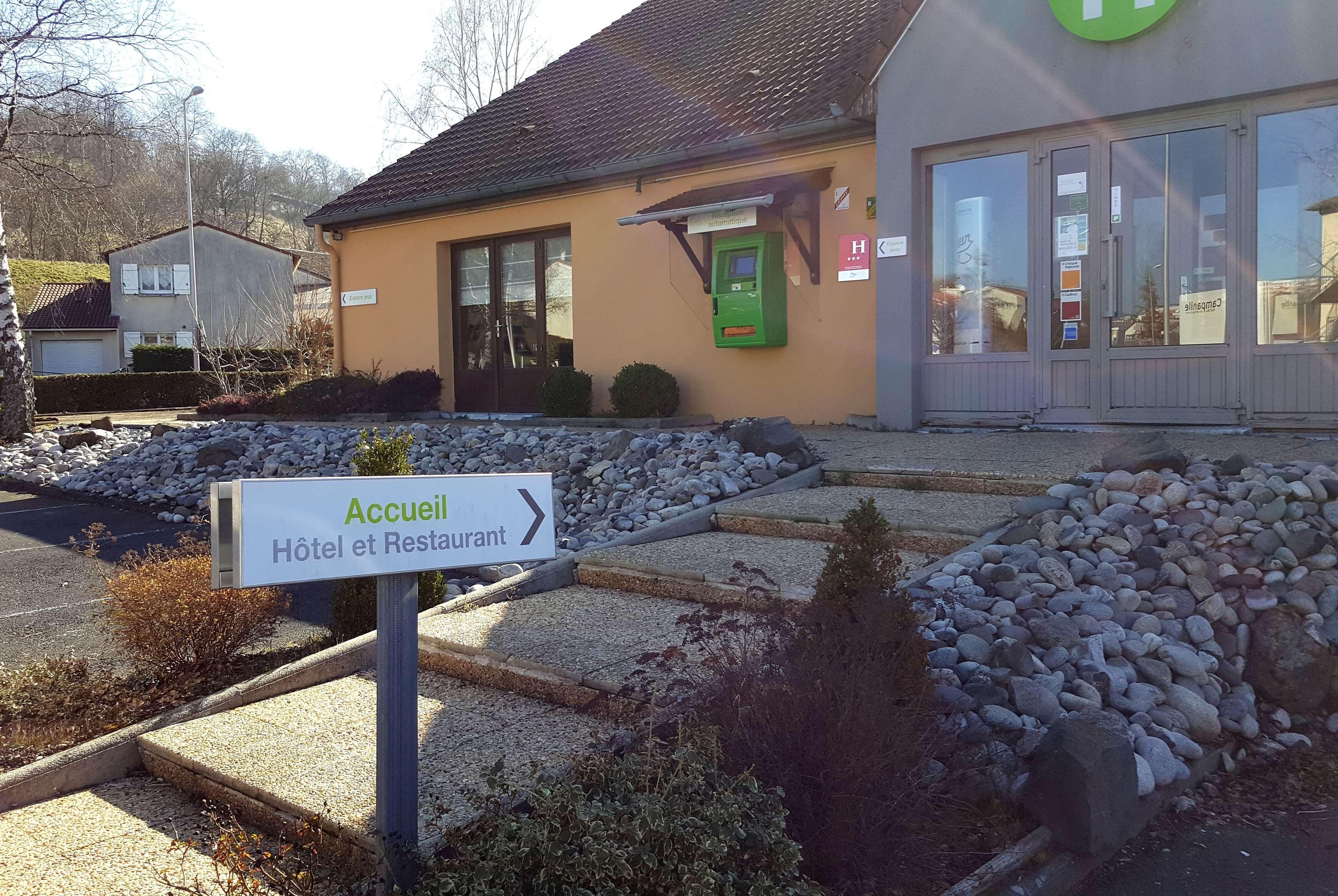 Hotel Restaurant Campanile Aurillac Exterior foto