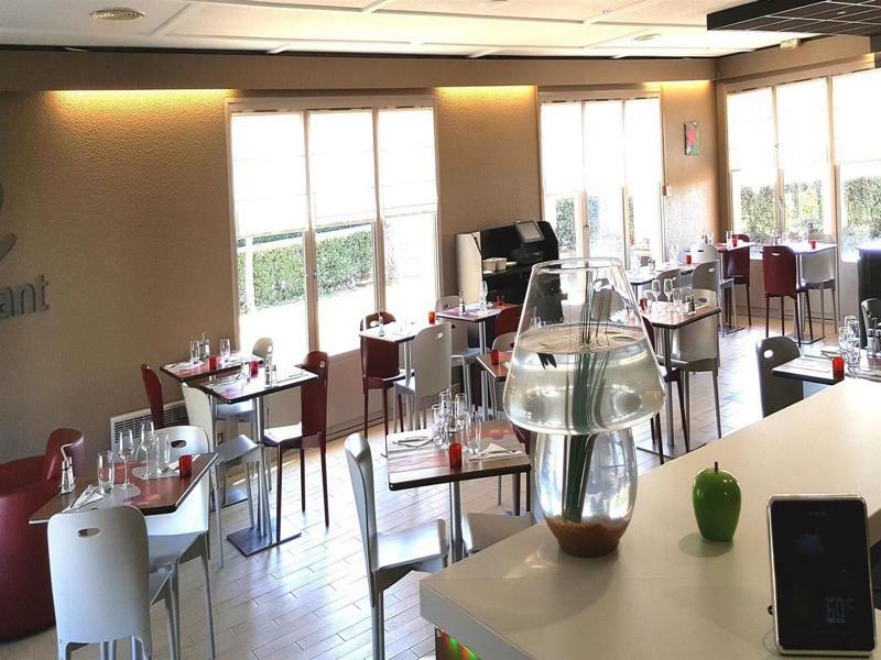Hotel Restaurant Campanile Aurillac Exterior foto